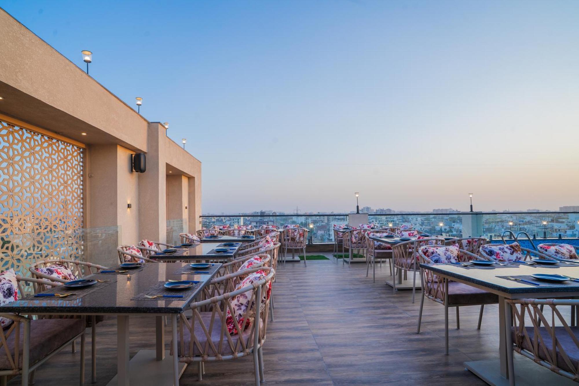 Royal Prime - A City Center Boutique Hotel In Jaipur Ngoại thất bức ảnh